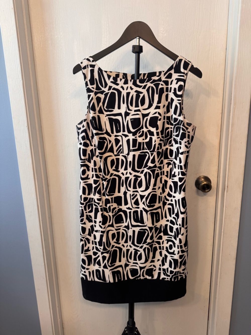 AB Studio Sleeveless Shift Dress Black Ivory Abstract Print Size 12 Career